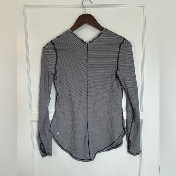 Lululemon Yogini 5 Year Long Sleeve TeeTonka Stripe Black White - Picture 3 of 7